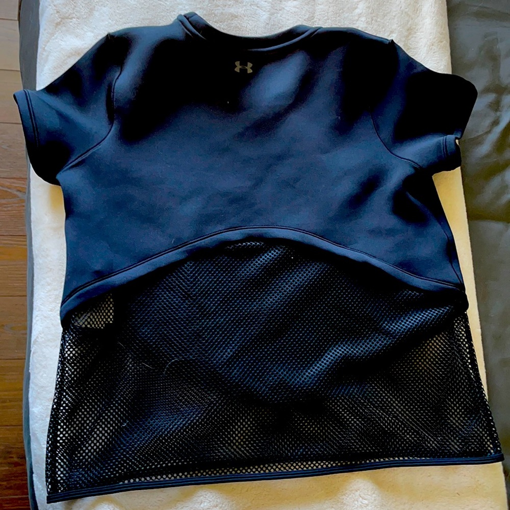 Under armer gym top